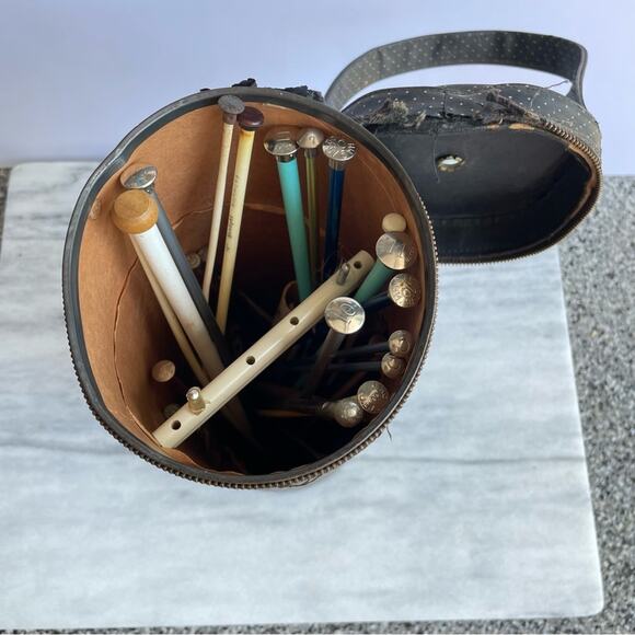 Vintage Huge Lot Misc Sized Knitting Crocheting Needles Pins Wood Plastic Metal - Picture 6 of 7